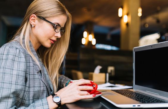 Как проверить подлинность брендовых и люксовых вещей онлайн