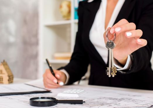 Дарение недвижимости через нотариуса в 2025 году: Новые правила и порядок оформления