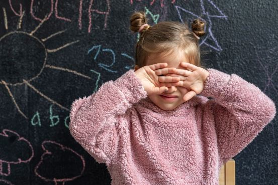 Как бороться с детскими истериками: роль развивающих и коррекционных занятий