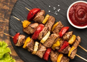 Когда стоит заказать шашлык с доставкой на дом