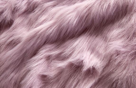 Искусственный мех: особенности и применение