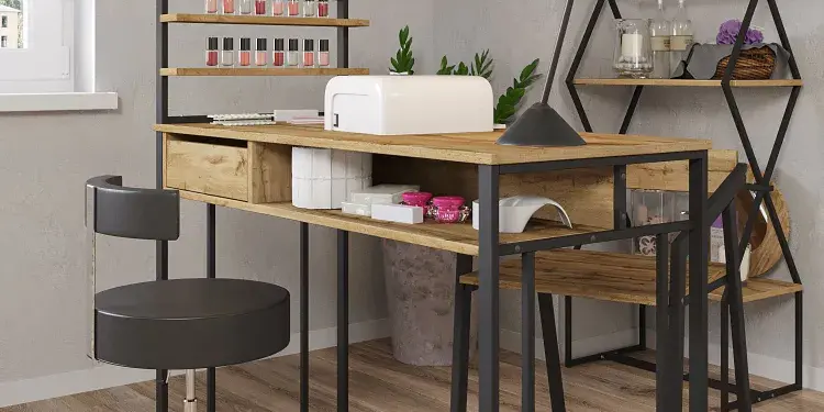 Маникюрные столы: функциональность, дизайн и выбор для профессионалов