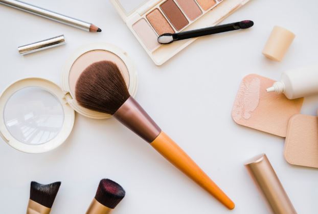 Косметика, бьюти инструменты и аксессуары для макияжа из Китая