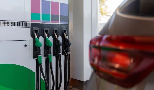 Сменный график работы на АЗС: анализ эффективности, преимуществ и тенденций занятости в 2025 году