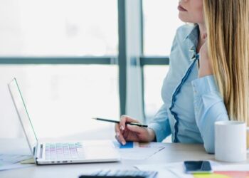 Бухгалтерский аутсорсинг: зачем нужен, кому подходит и чем лучше банковских сервисов?