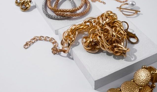 Скупка золота: как проходит оценка и на что обращать внимание продавцам